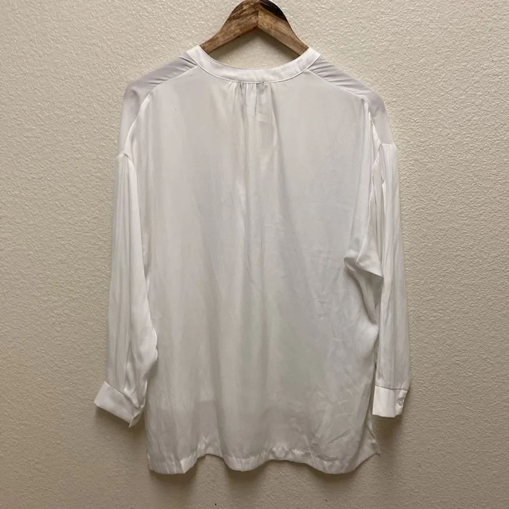 Sen Split Neck Blouse Medium - Picture 6 of 6